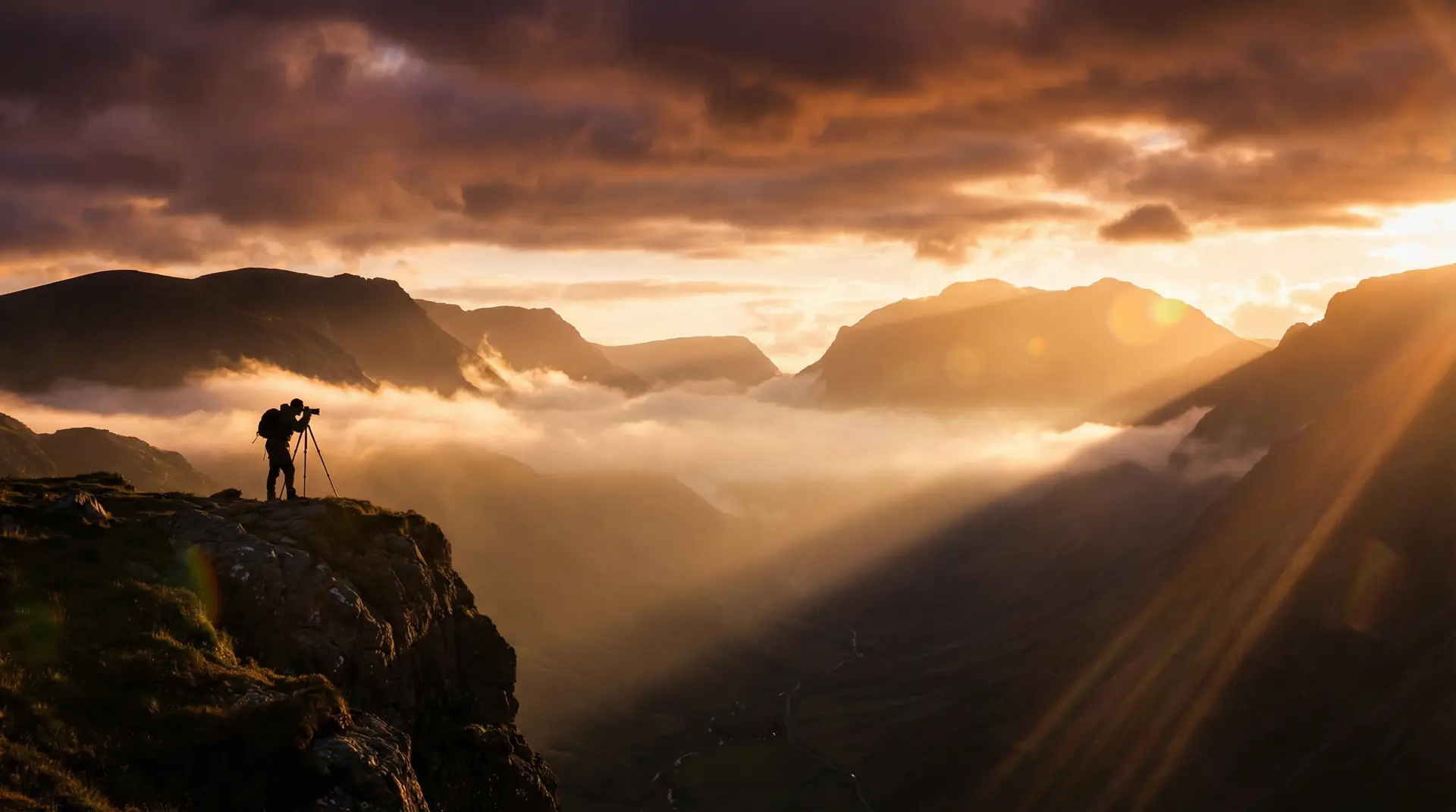 17·C13起草视频百度 今日焦点摄影作品 - 金色黄昏下的山谷风光